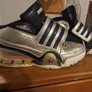 Men's rare Adidas Bounce sneakers